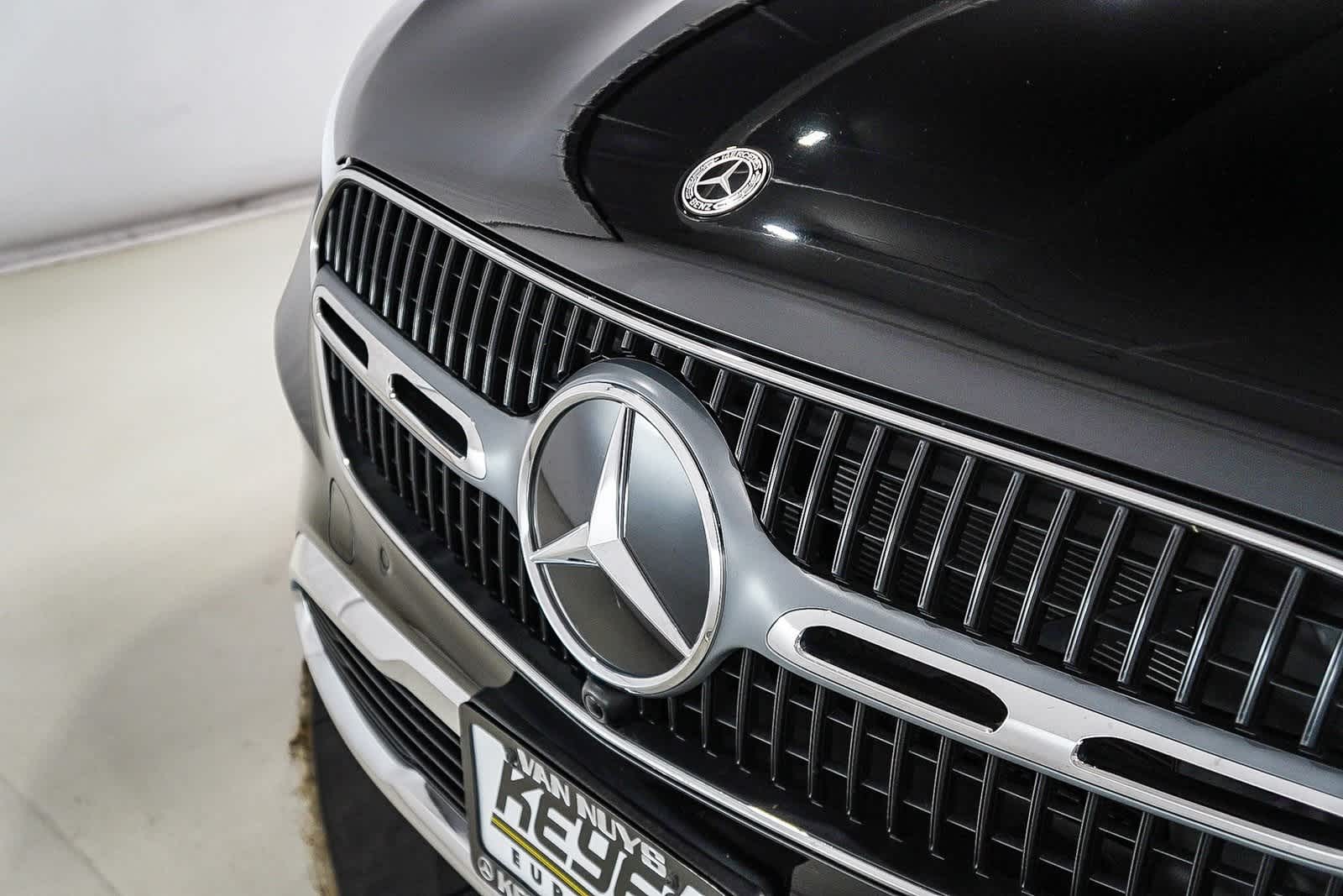 Thumbnail: 2025 Mercedes-Benz GLC - 9