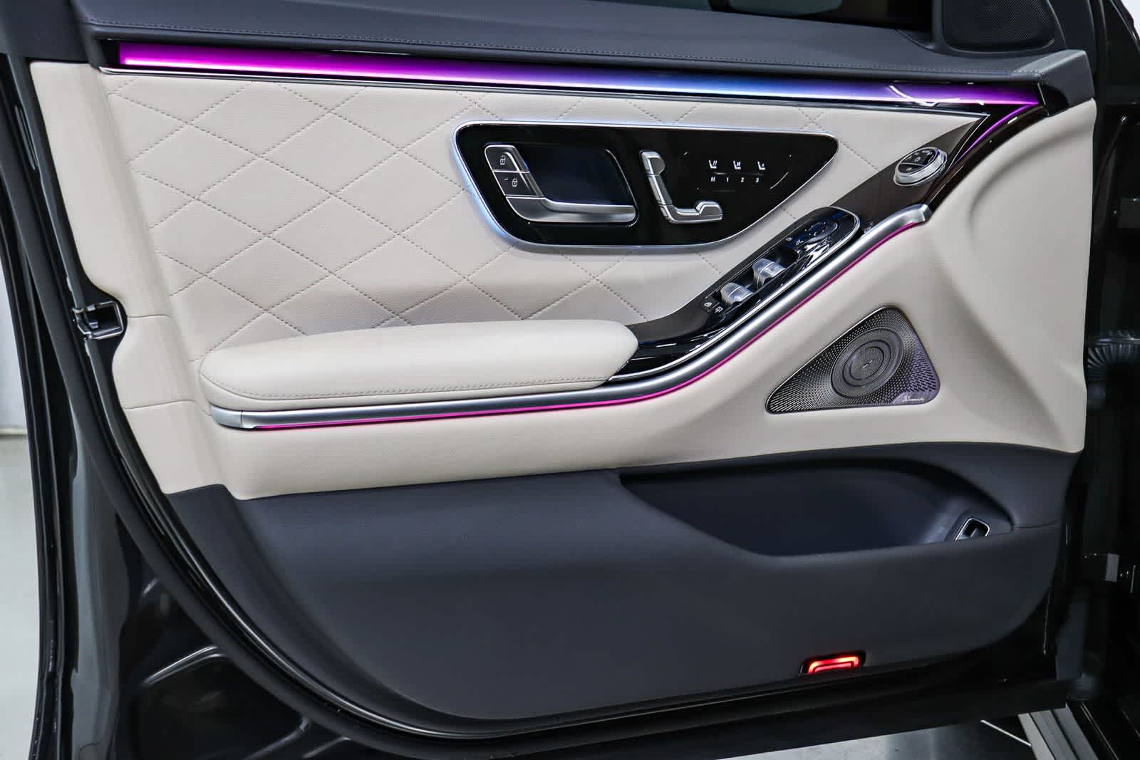 Thumbnail: 2025 Mercedes-Benz S-Class - 21