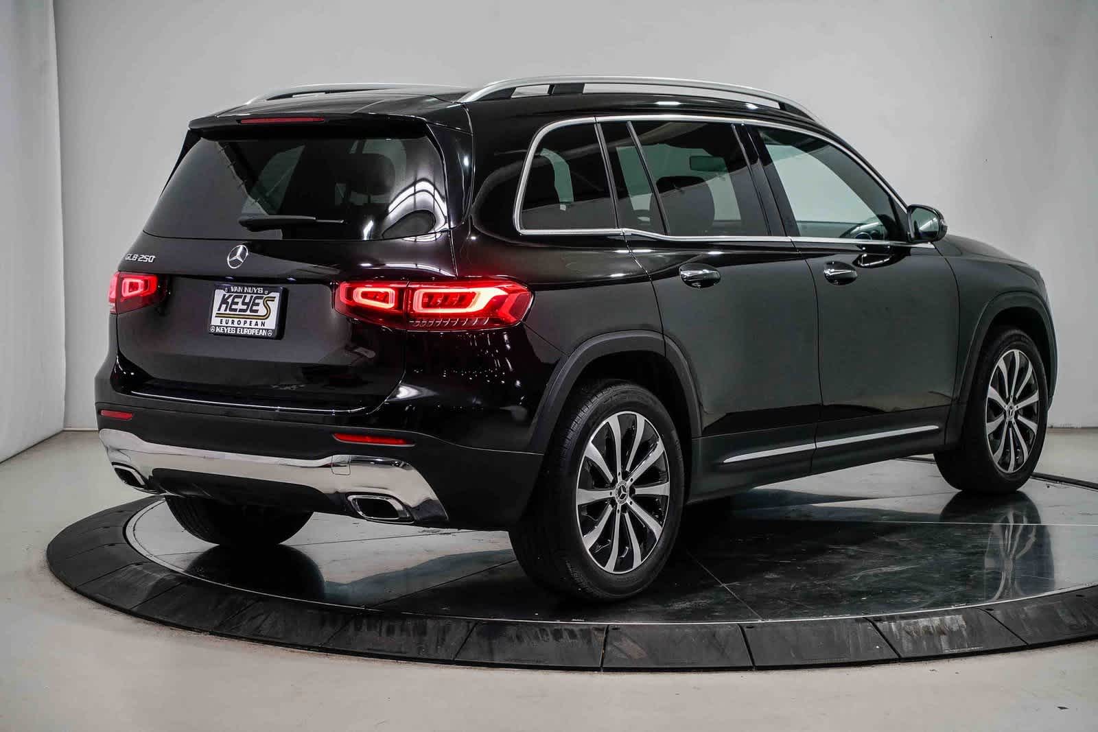 Thumbnail: 2022 Mercedes-Benz GLB - 4