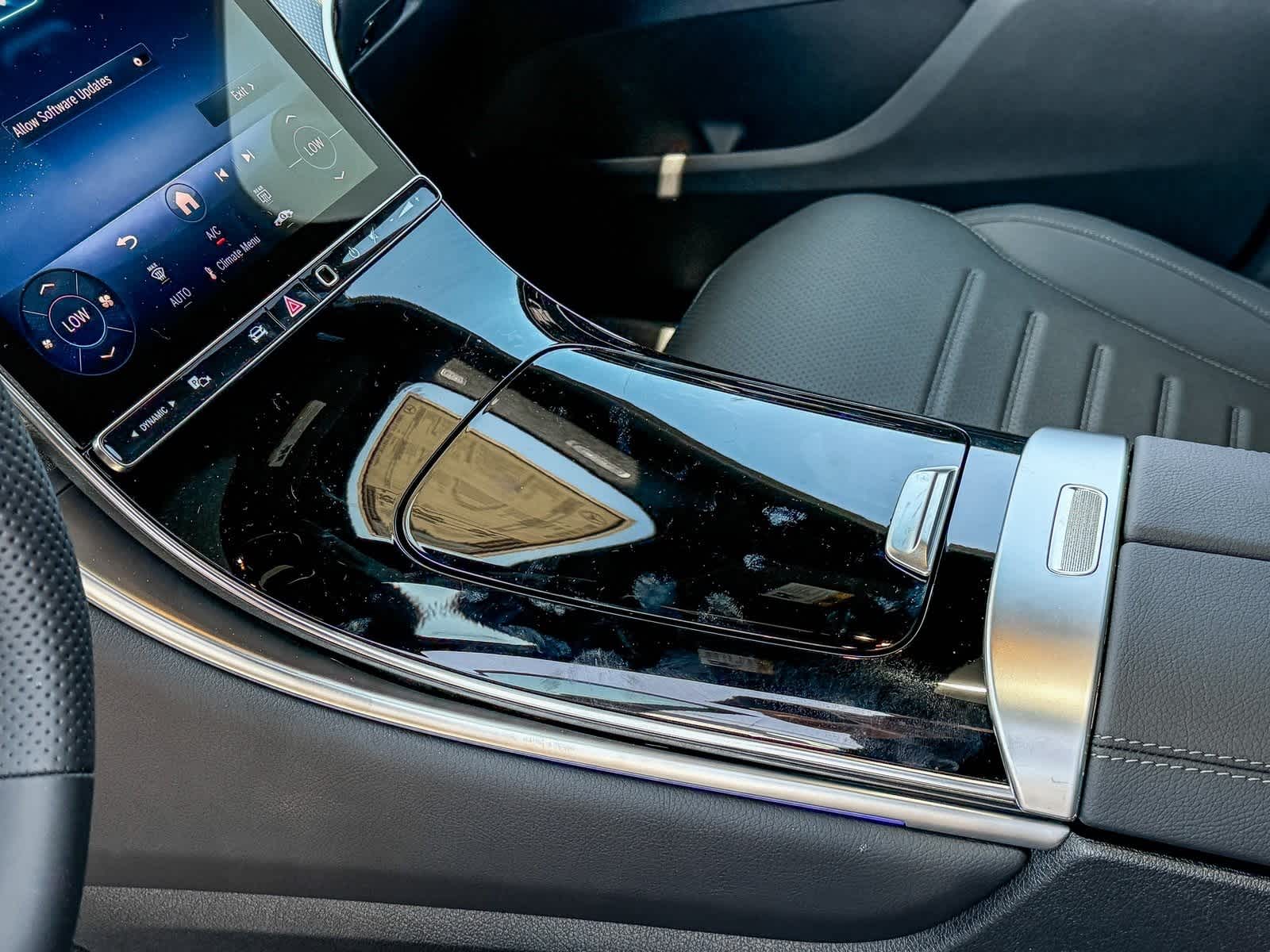 Thumbnail: 2025 Mercedes-Benz GLC - 17