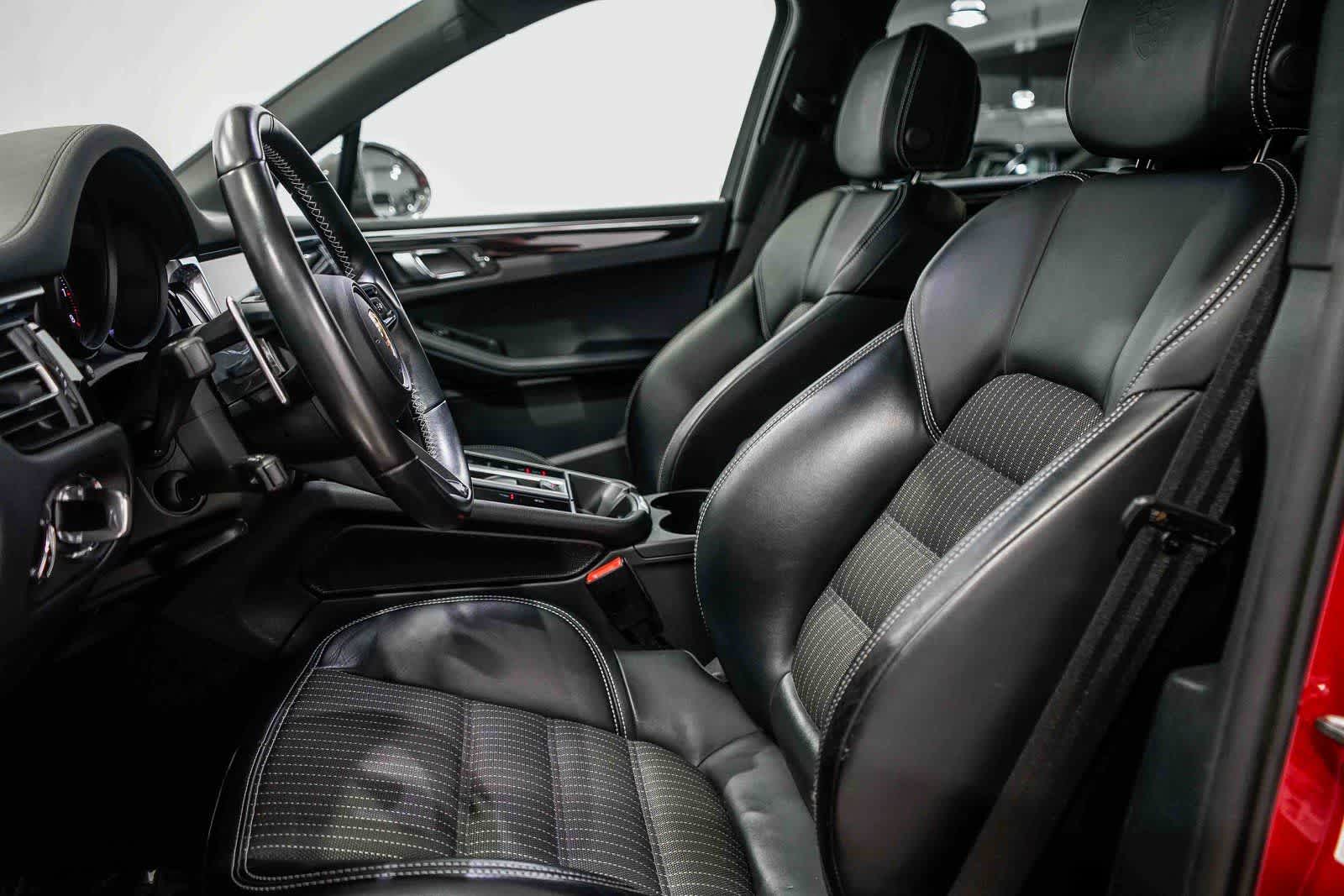 Thumbnail: 2024 Porsche Macan - 17