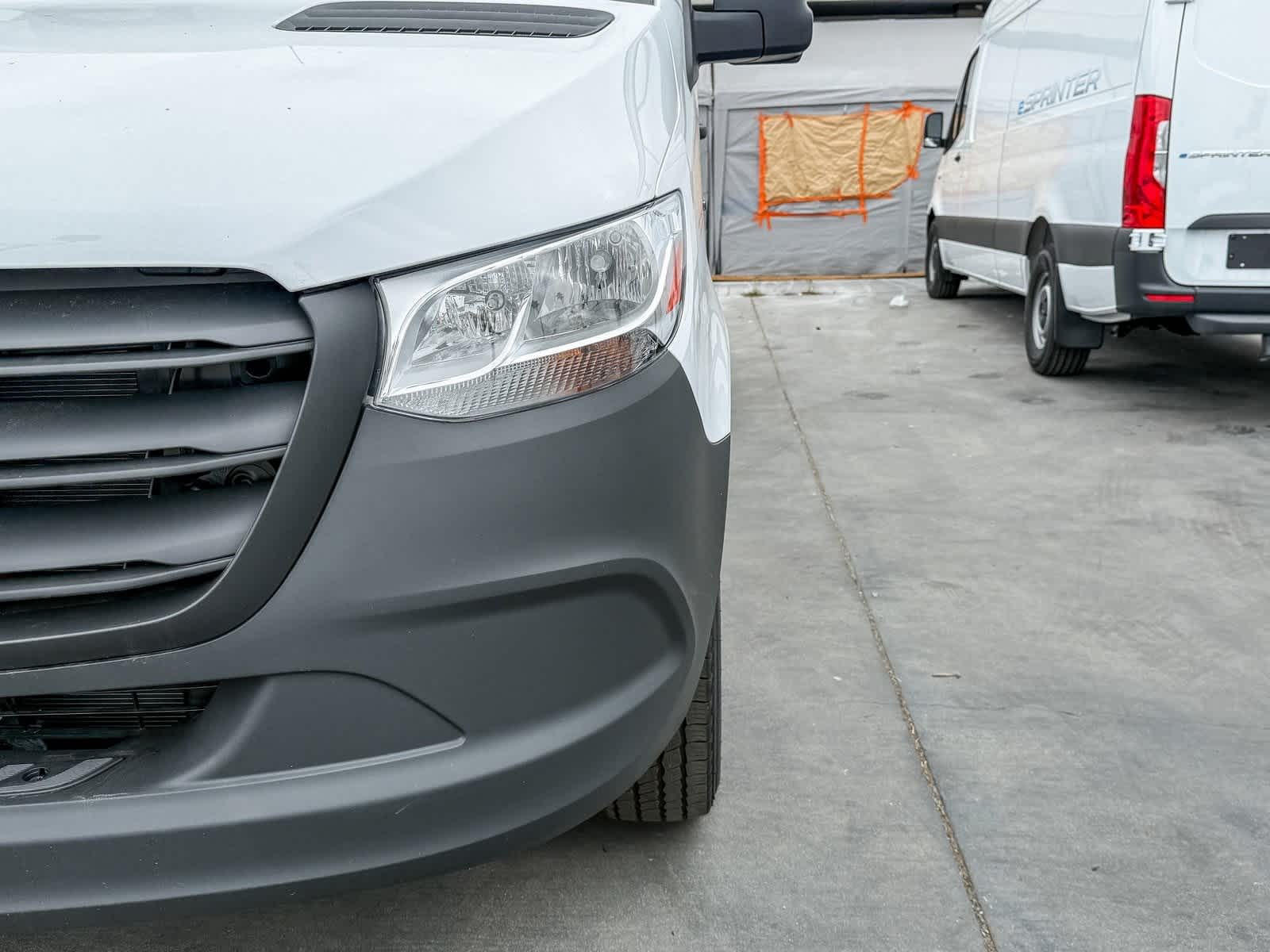 Thumbnail: 2025 Mercedes-Benz eSprinter - 10