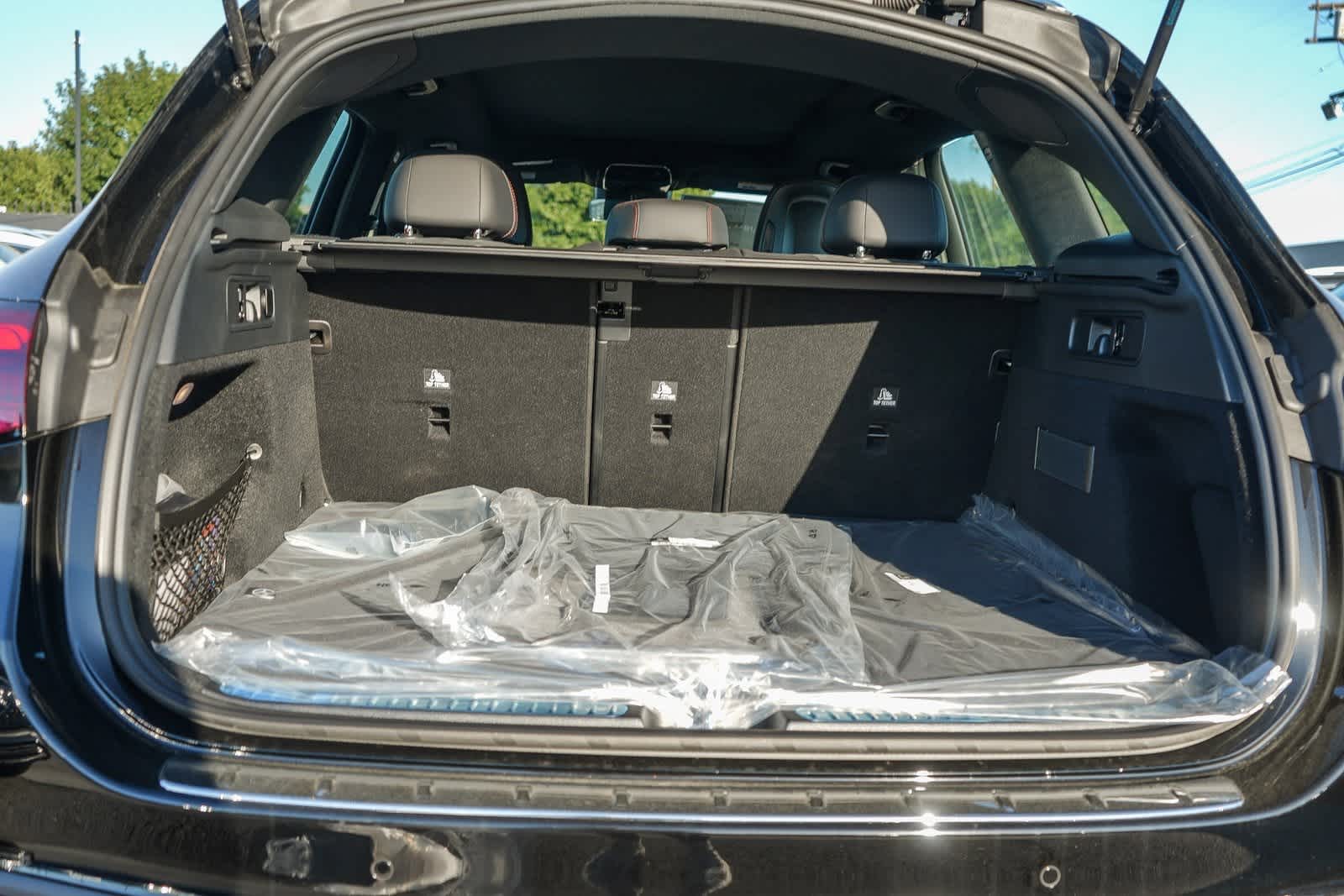 Thumbnail: 2025 Mercedes-Benz GLC - 29