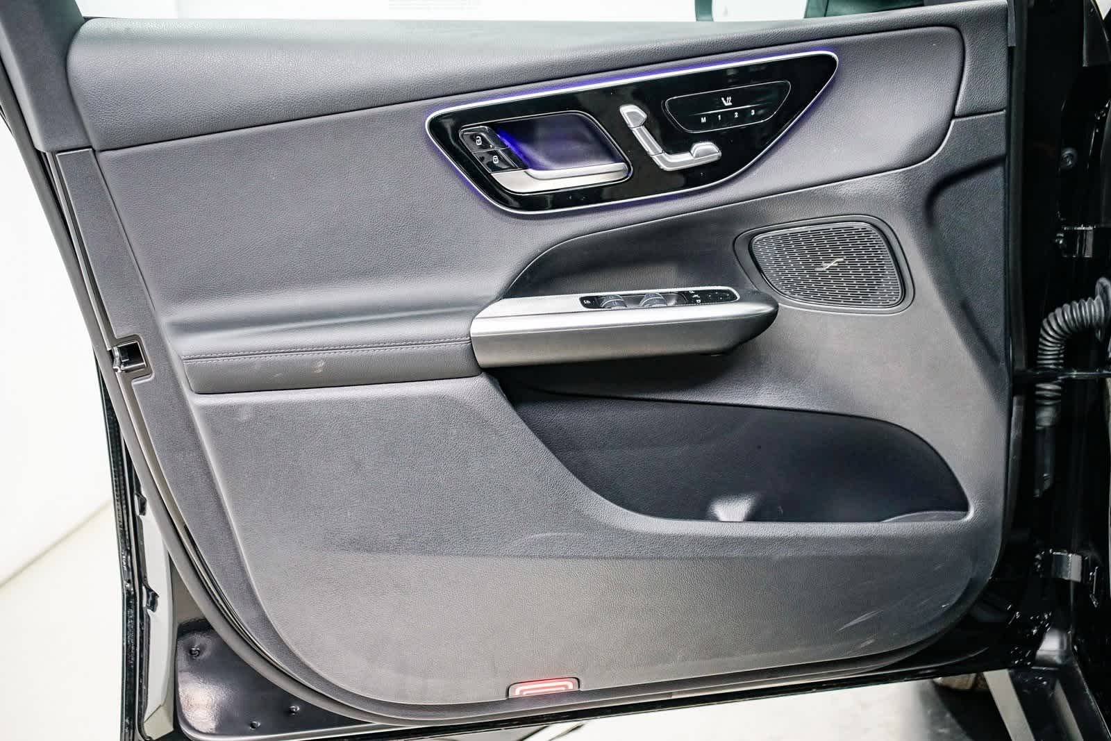 Thumbnail: 2025 Mercedes-Benz GLC - 18