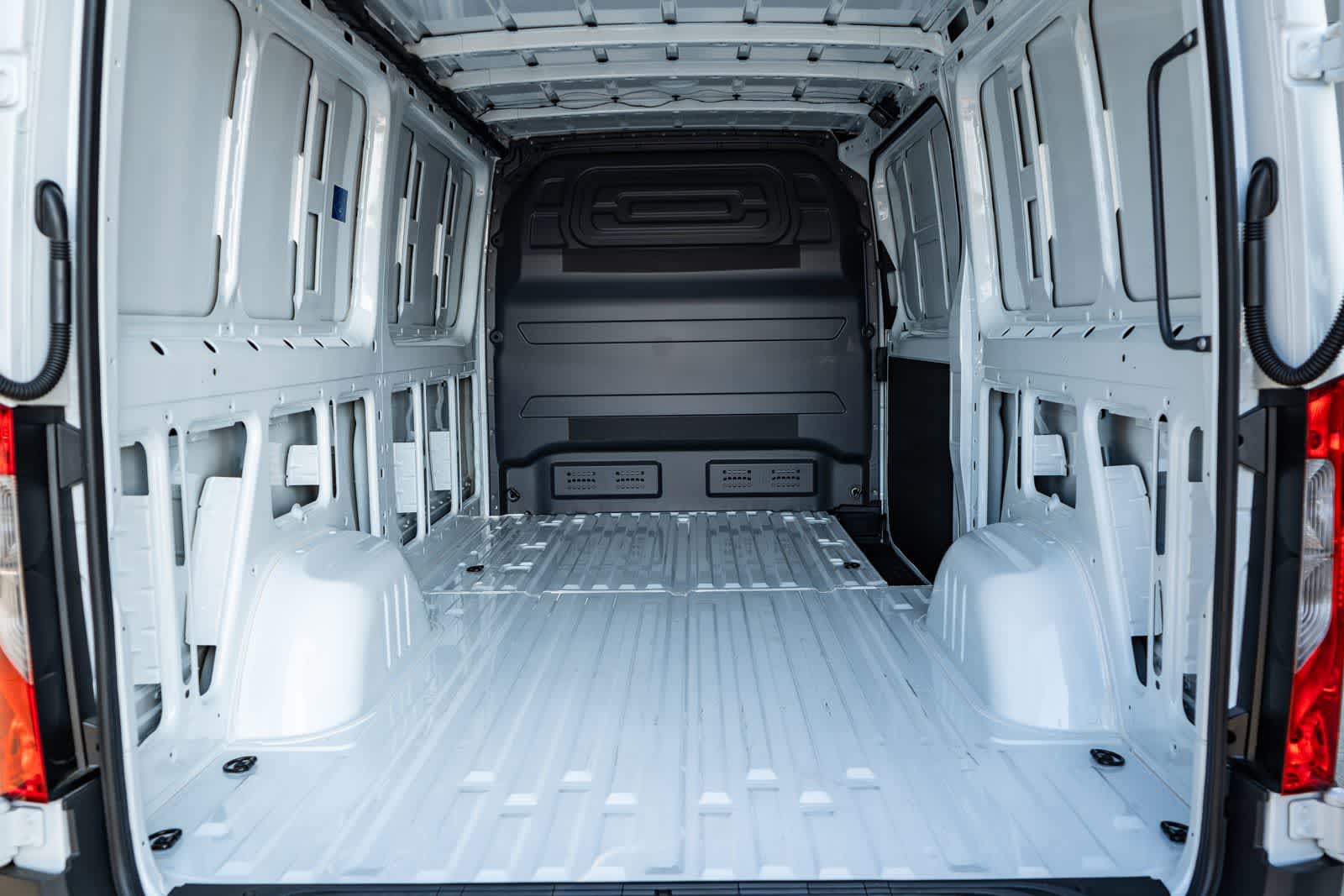 Thumbnail: 2026 Mercedes-Benz Sprinter - 18
