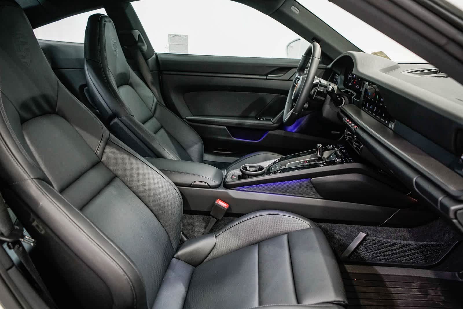 Thumbnail: 2025 Porsche 911 - 17