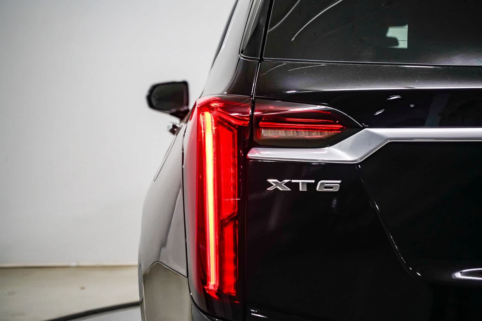 Thumbnail: 2023 Cadillac XT6 - 10