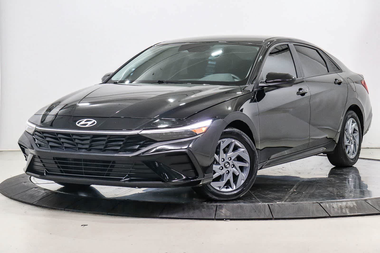Thumbnail: 2025 Hyundai Elantra - 1
