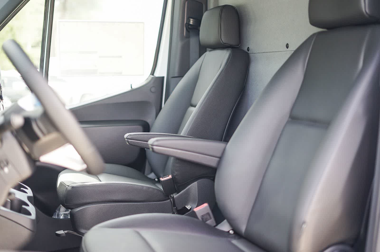 Thumbnail: 2024 Mercedes-Benz eSprinter - 23