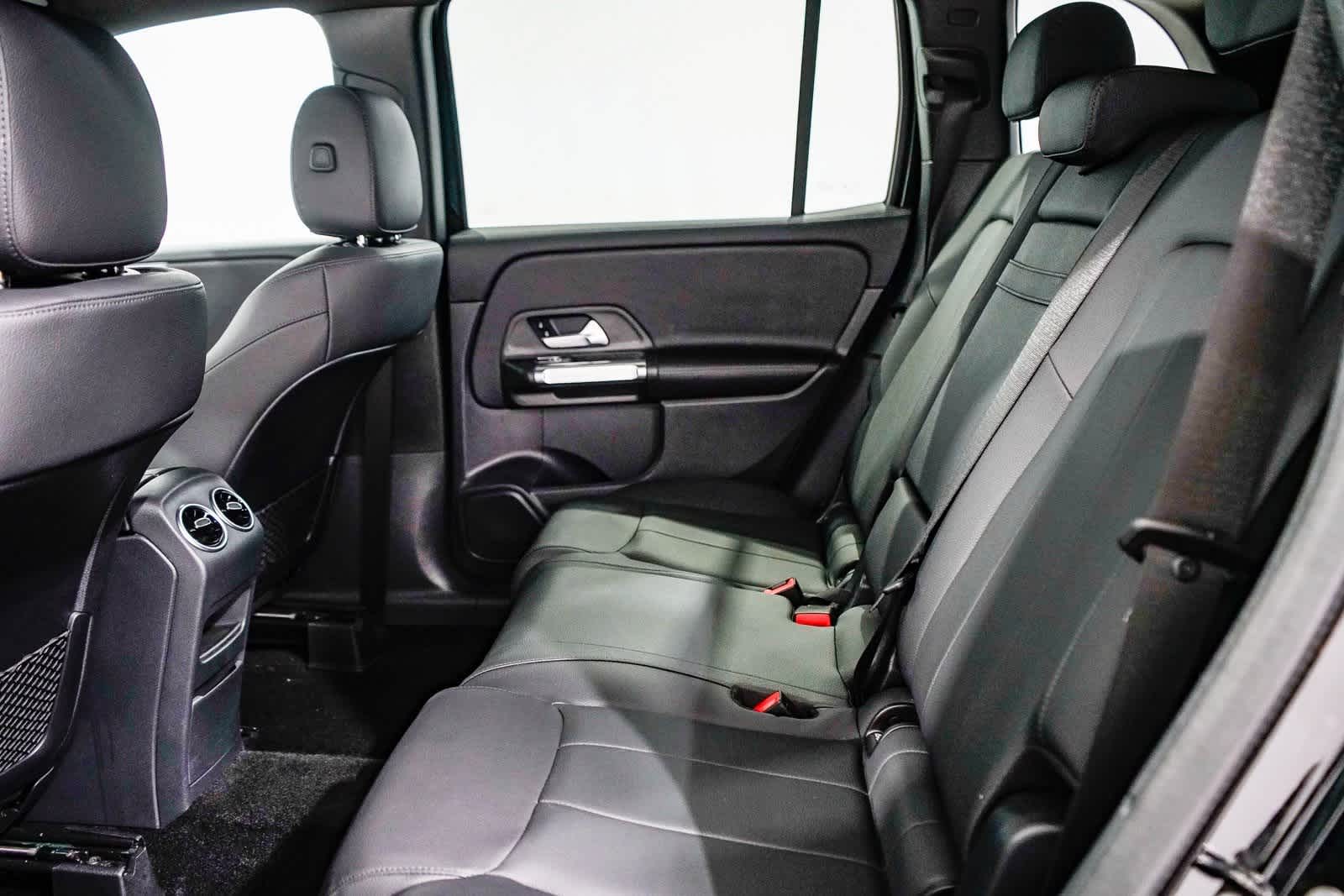 Thumbnail: 2025 Mercedes-Benz GLB - 17