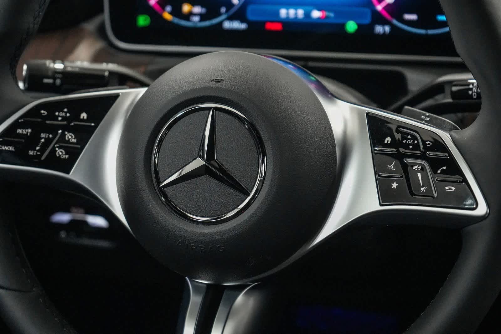 Thumbnail: 2025 Mercedes-Benz C-Class - 22
