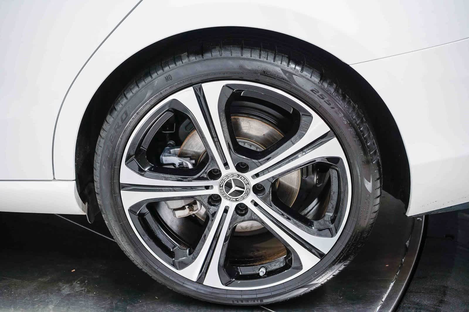 Thumbnail: 2025 Mercedes-Benz C-Class - 10