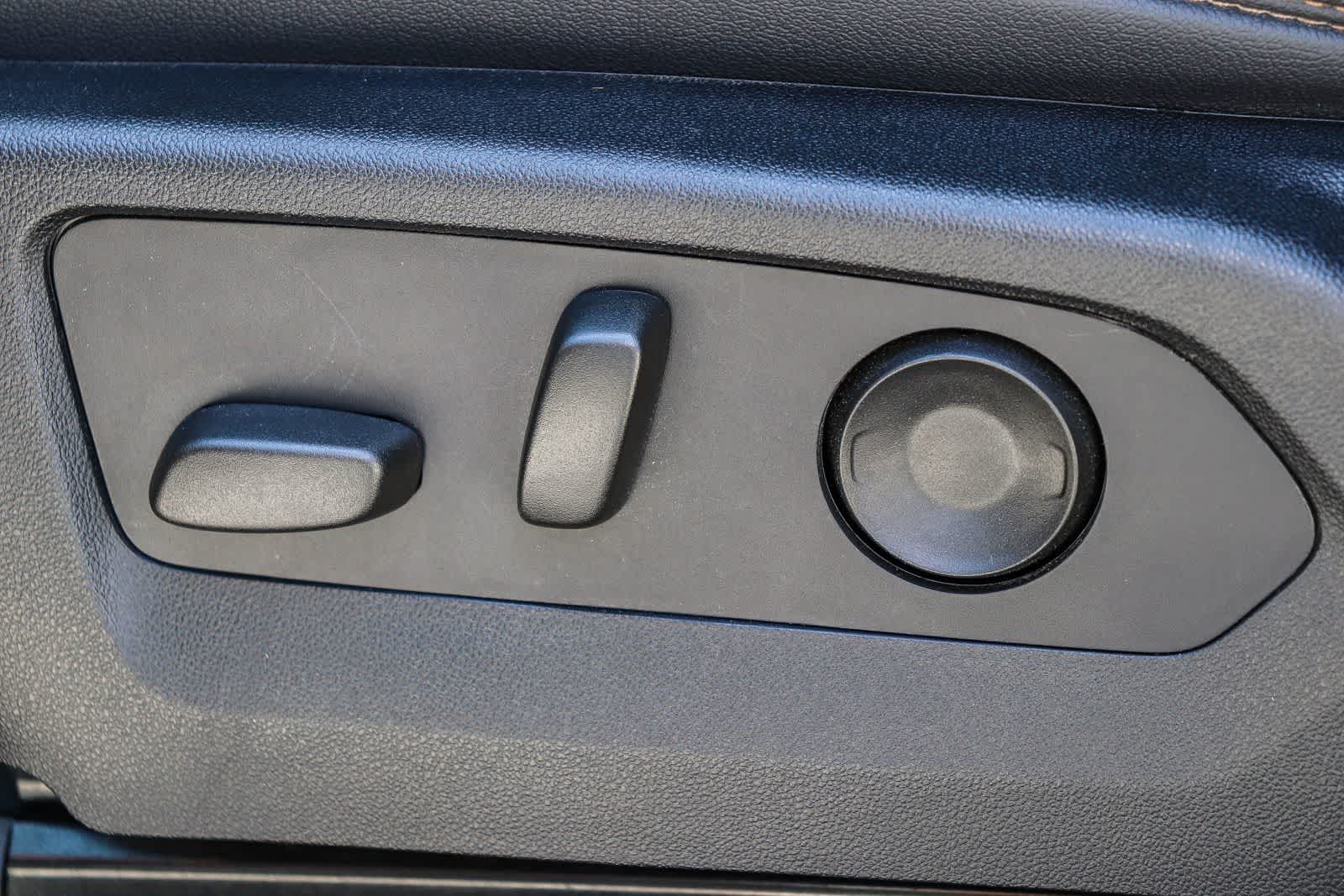 Thumbnail: 2024 GMC Canyon - 19