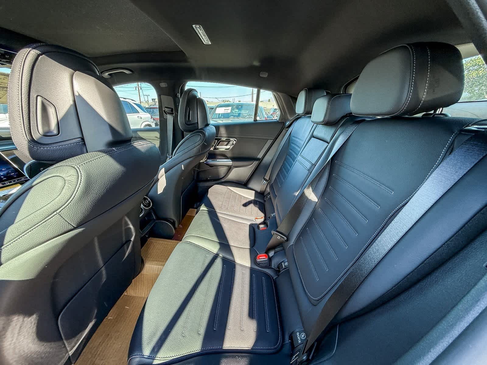 Thumbnail: 2025 Mercedes-Benz GLC - 19