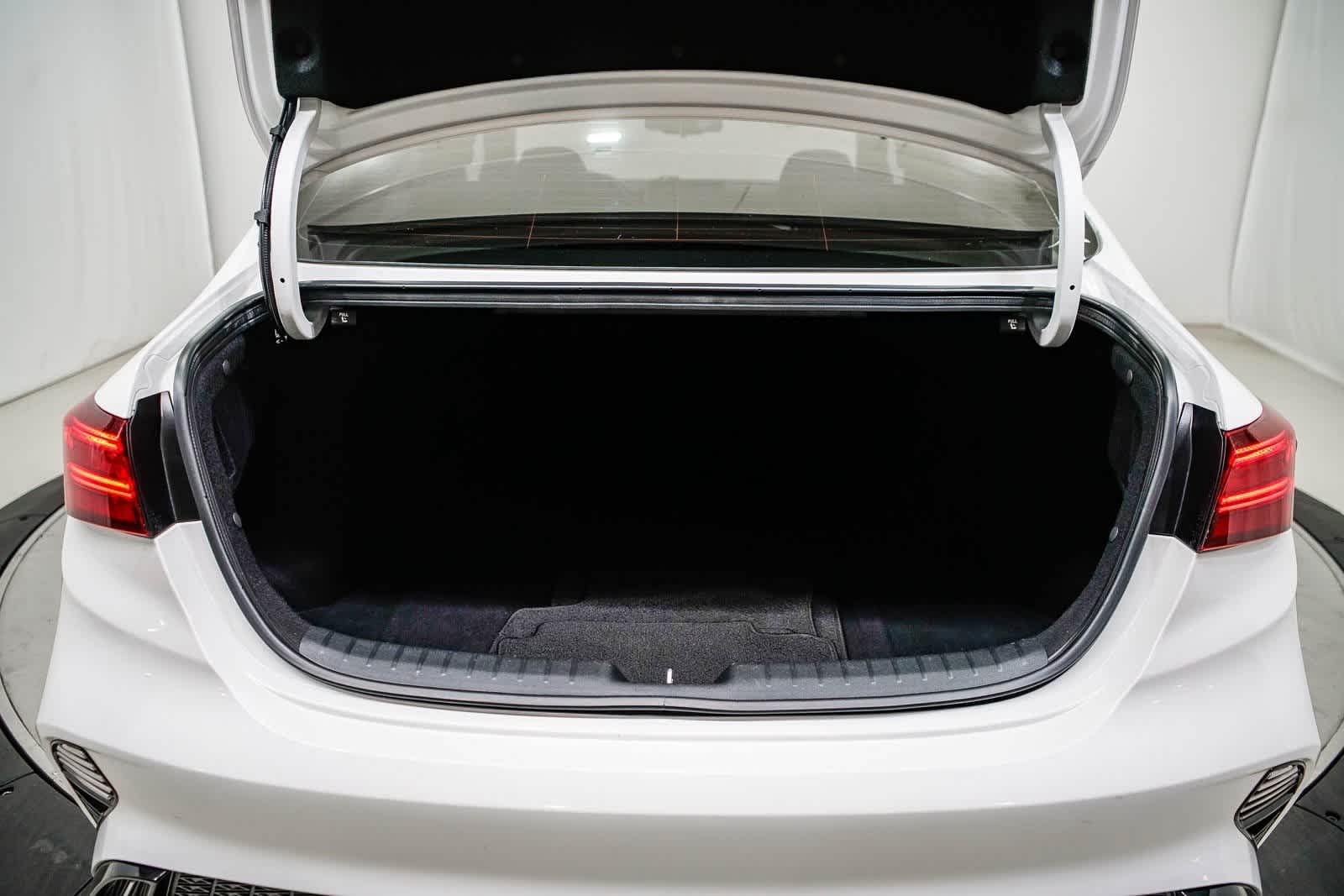 Thumbnail: 2024 Kia Forte - 26