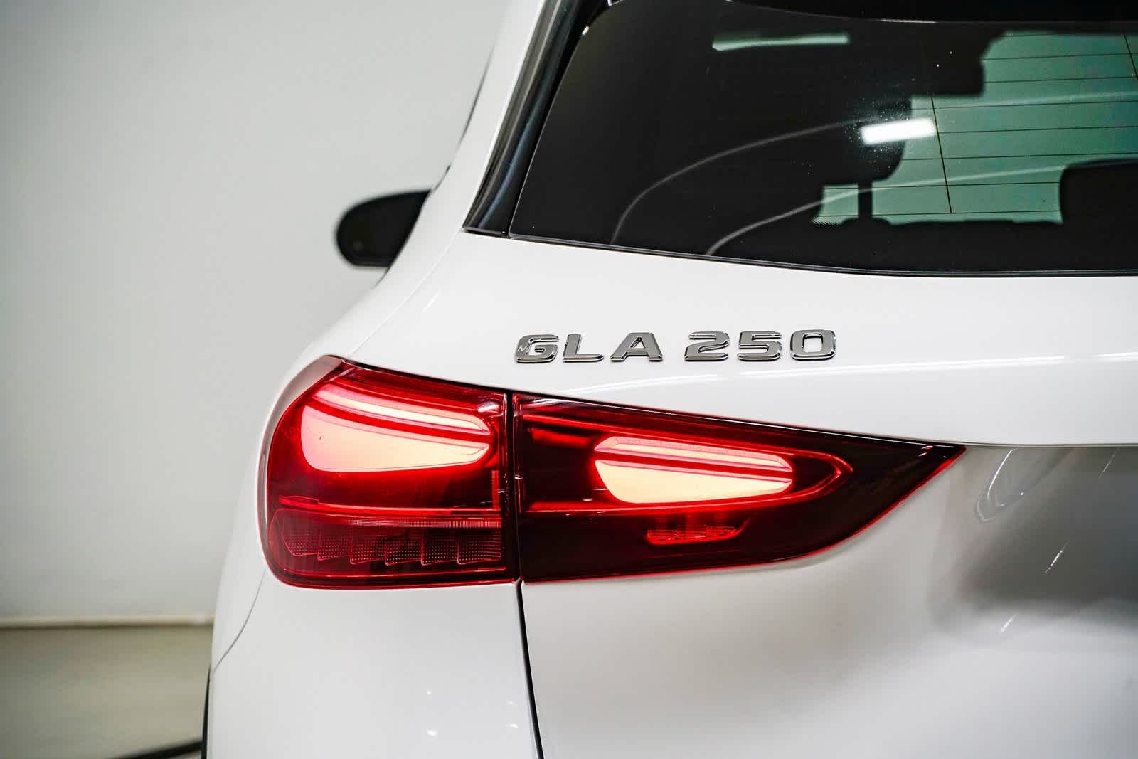 Thumbnail: 2025 Mercedes-Benz GLA - 9