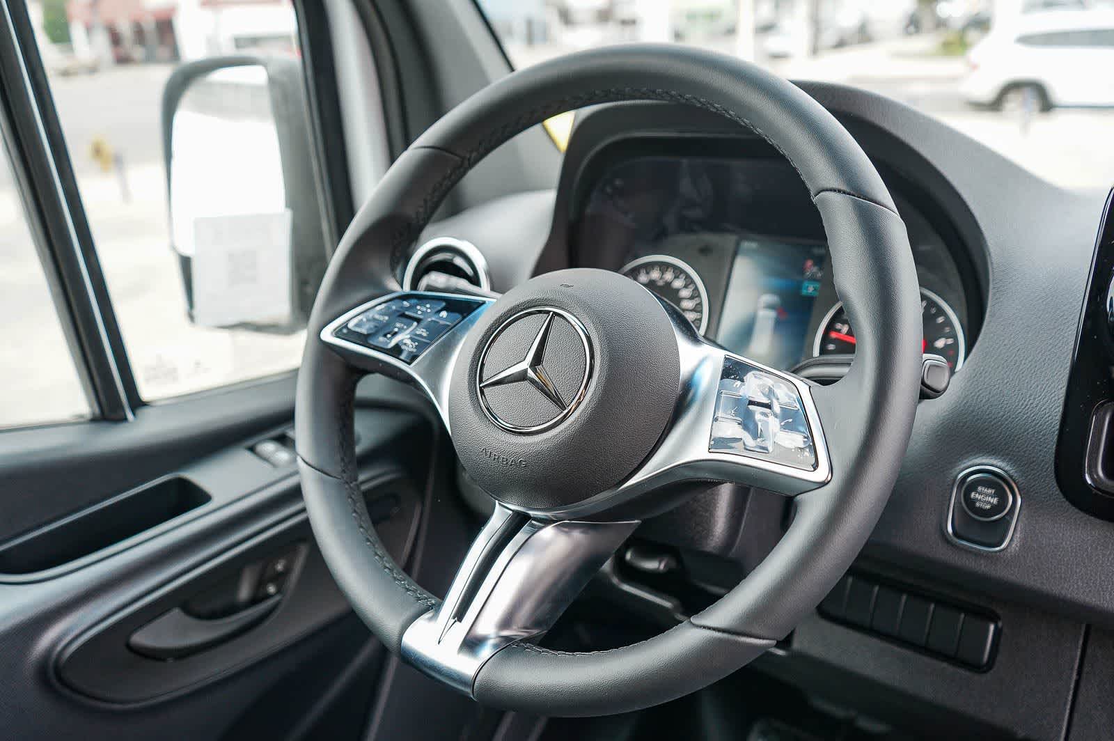 Thumbnail: 2026 Mercedes-Benz Sprinter - 14