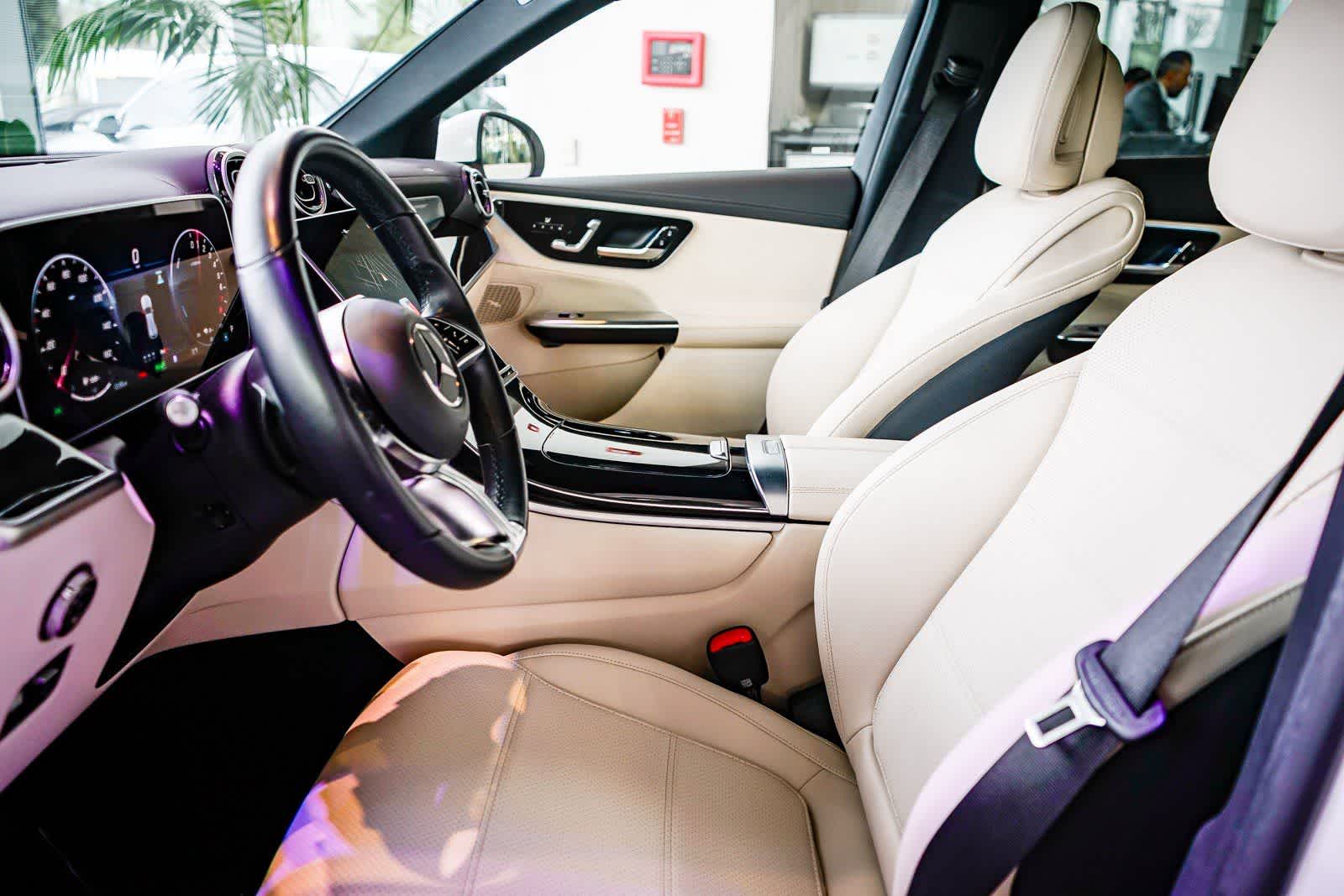 Thumbnail: 2025 Mercedes-Benz GLC - 16