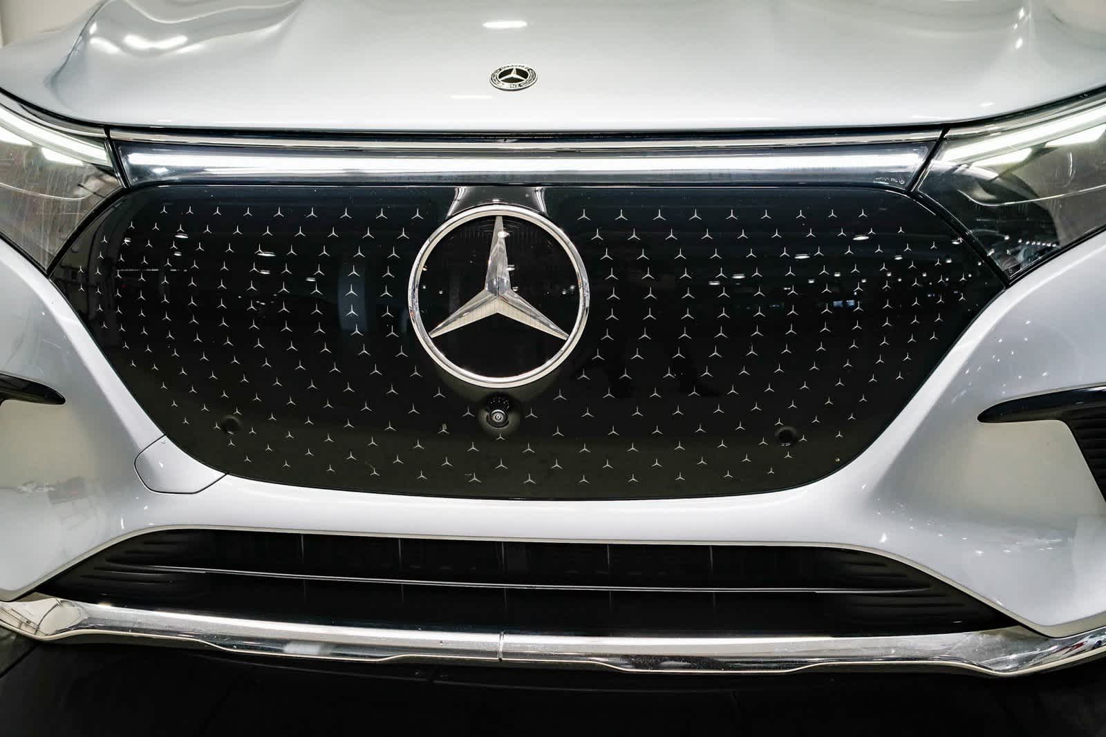 Thumbnail: 2023 Mercedes-Benz EQS - 8
