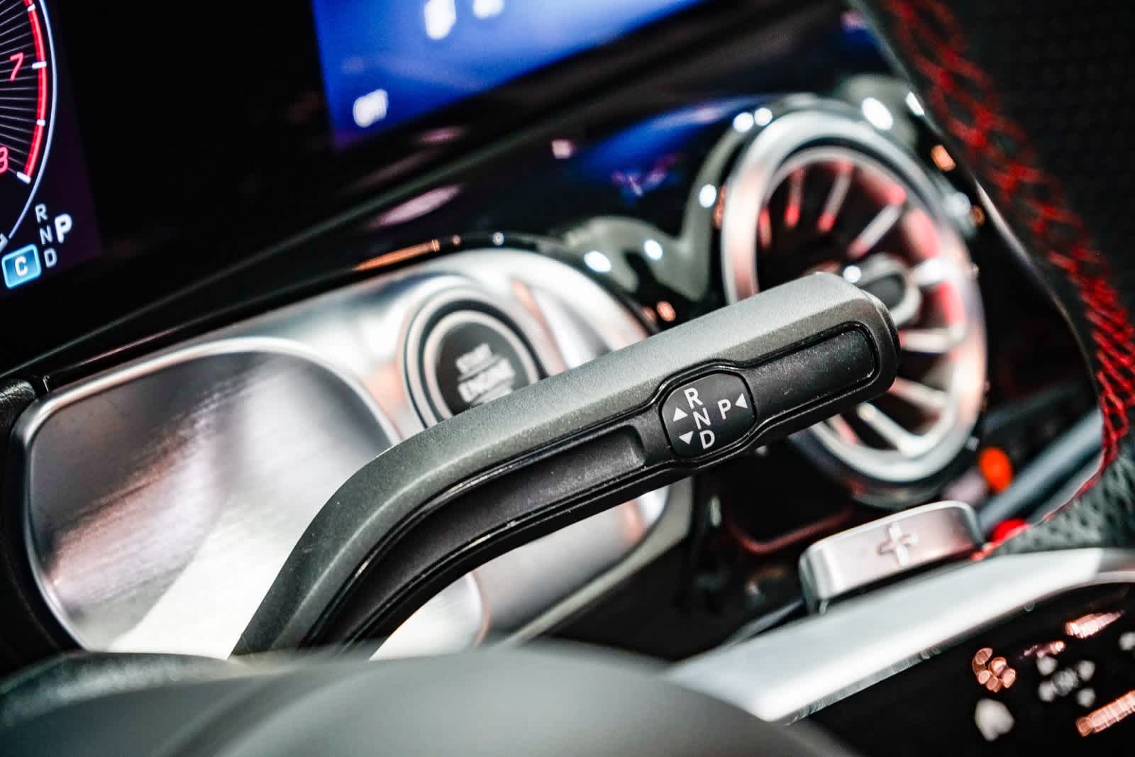 Thumbnail: 2025 Mercedes-Benz GLB - 20