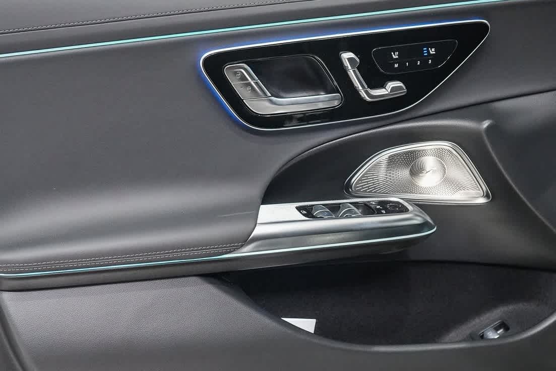 Thumbnail: 2025 Mercedes-Benz E-Class - 32