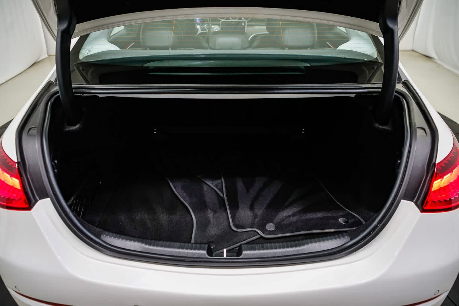 Thumbnail: 2025 Mercedes-Benz C-Class - 27