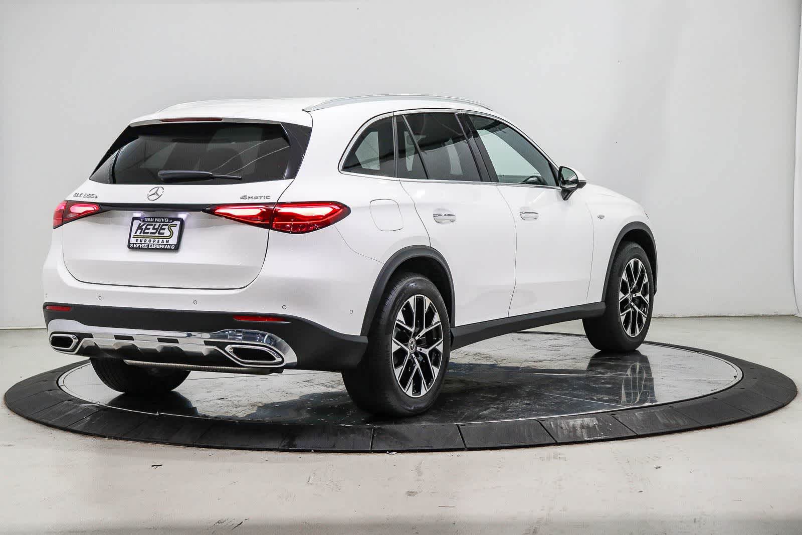 Thumbnail: 2025 Mercedes-Benz GLC - 3