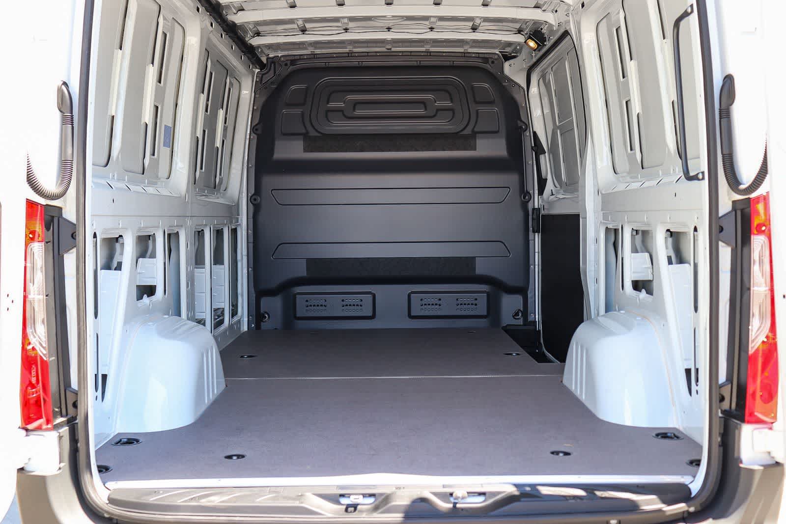 Thumbnail: 2026 Mercedes-Benz Sprinter - 12