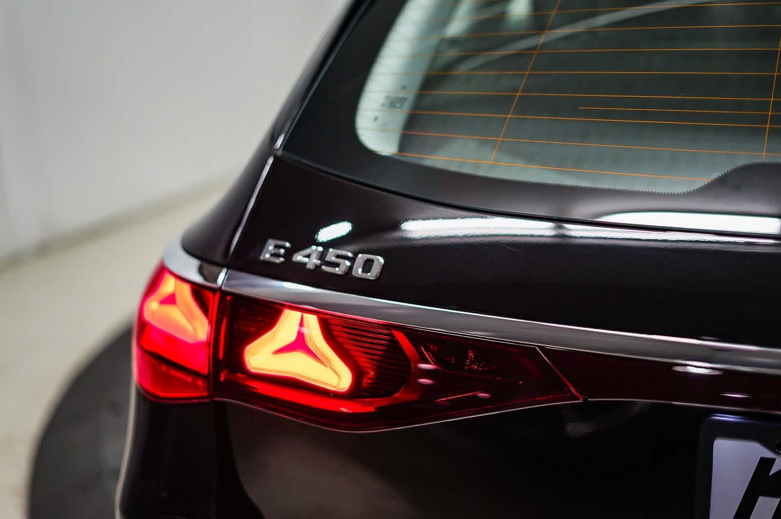 Thumbnail: 2025 Mercedes-Benz E-Class - 9