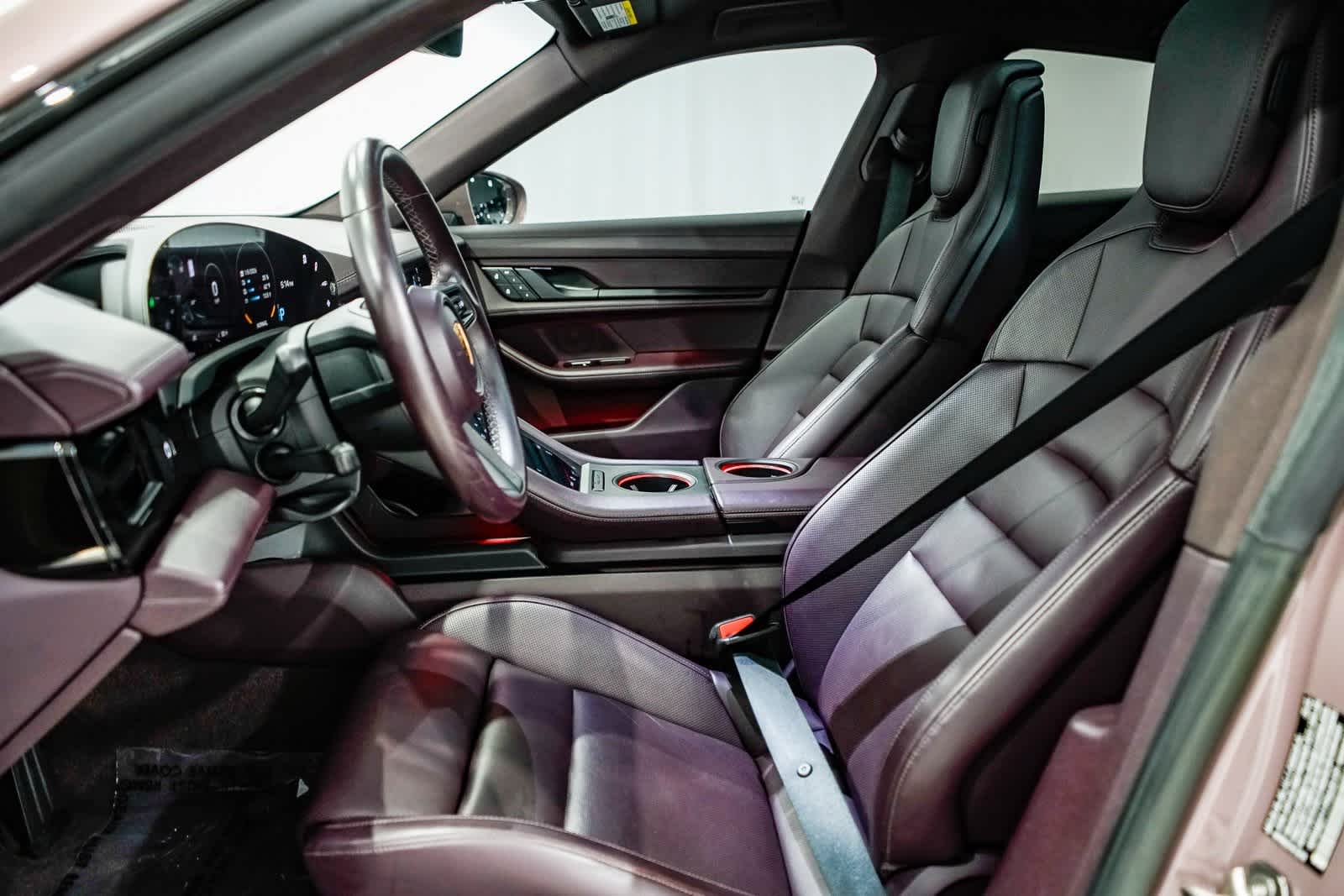 Thumbnail: 2023 Porsche Taycan - 17