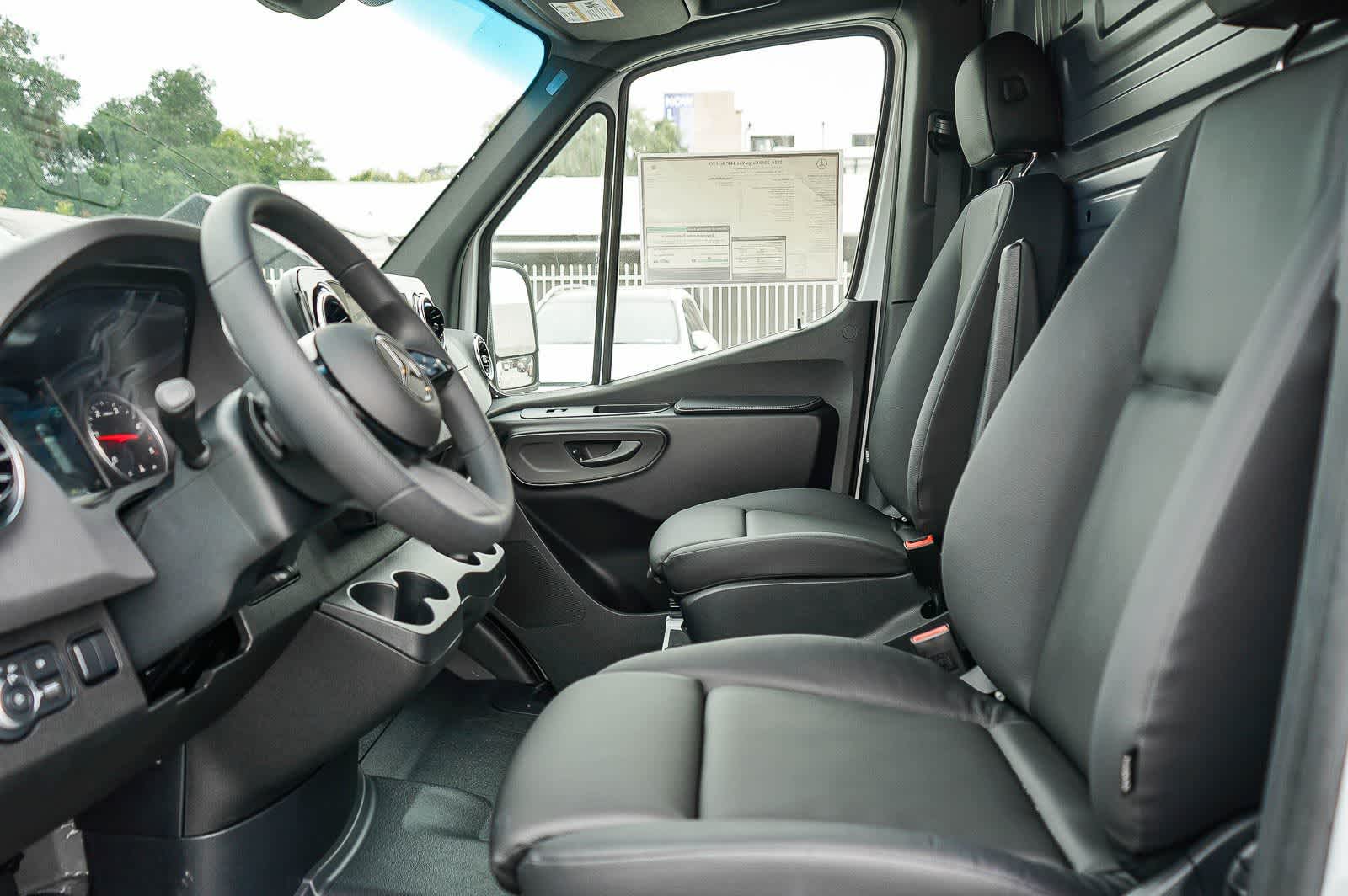 Thumbnail: 2026 Mercedes-Benz Sprinter - 18