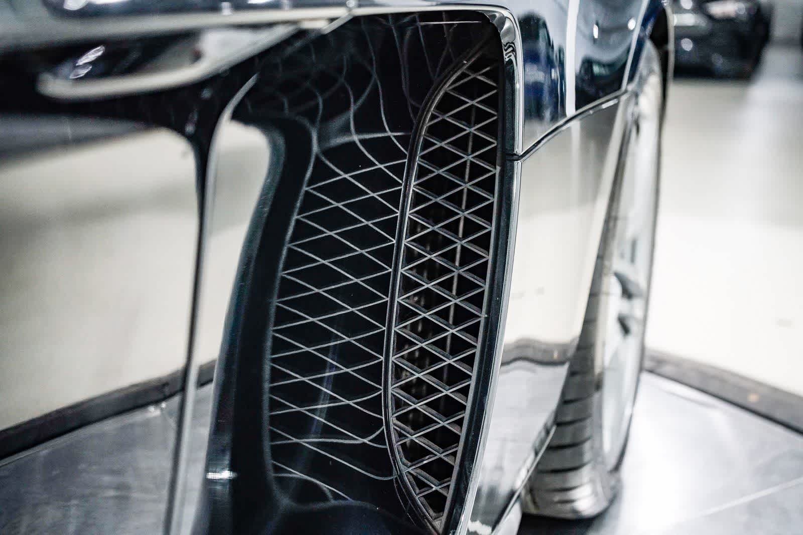 Thumbnail: 2011 Audi R8 - 38