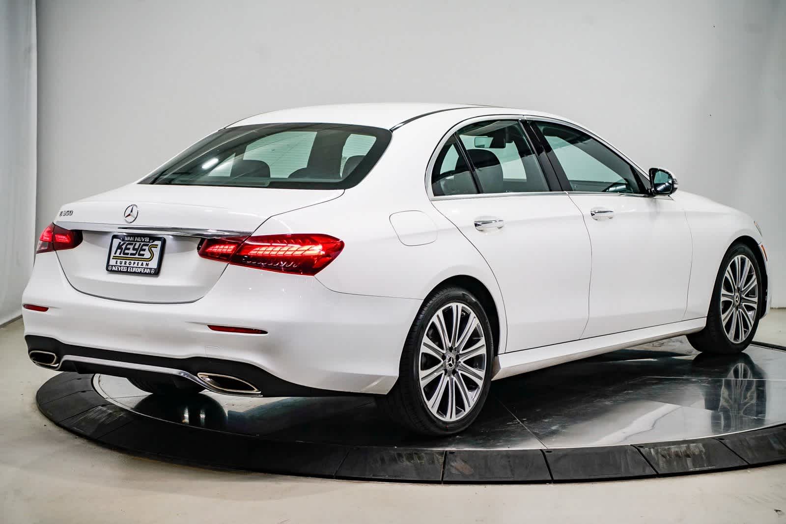 Thumbnail: 2022 Mercedes-Benz E-Class - 4