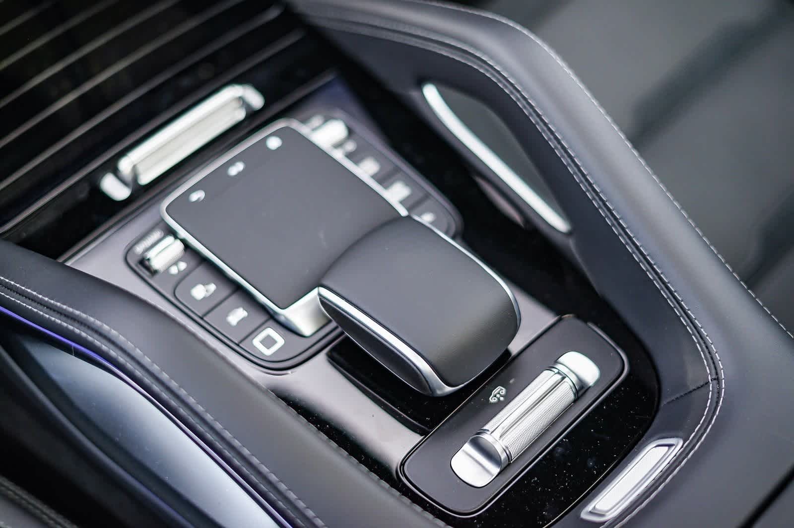 Thumbnail: 2025 Mercedes-Benz GLE - 25