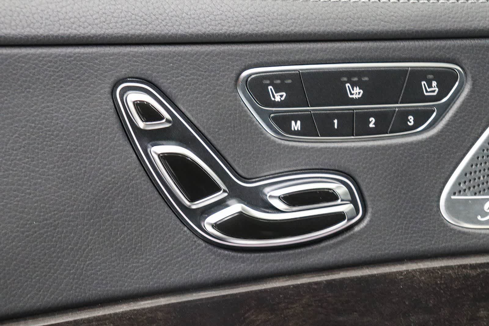 Thumbnail: 2016 Mercedes-Benz S-Class - 21