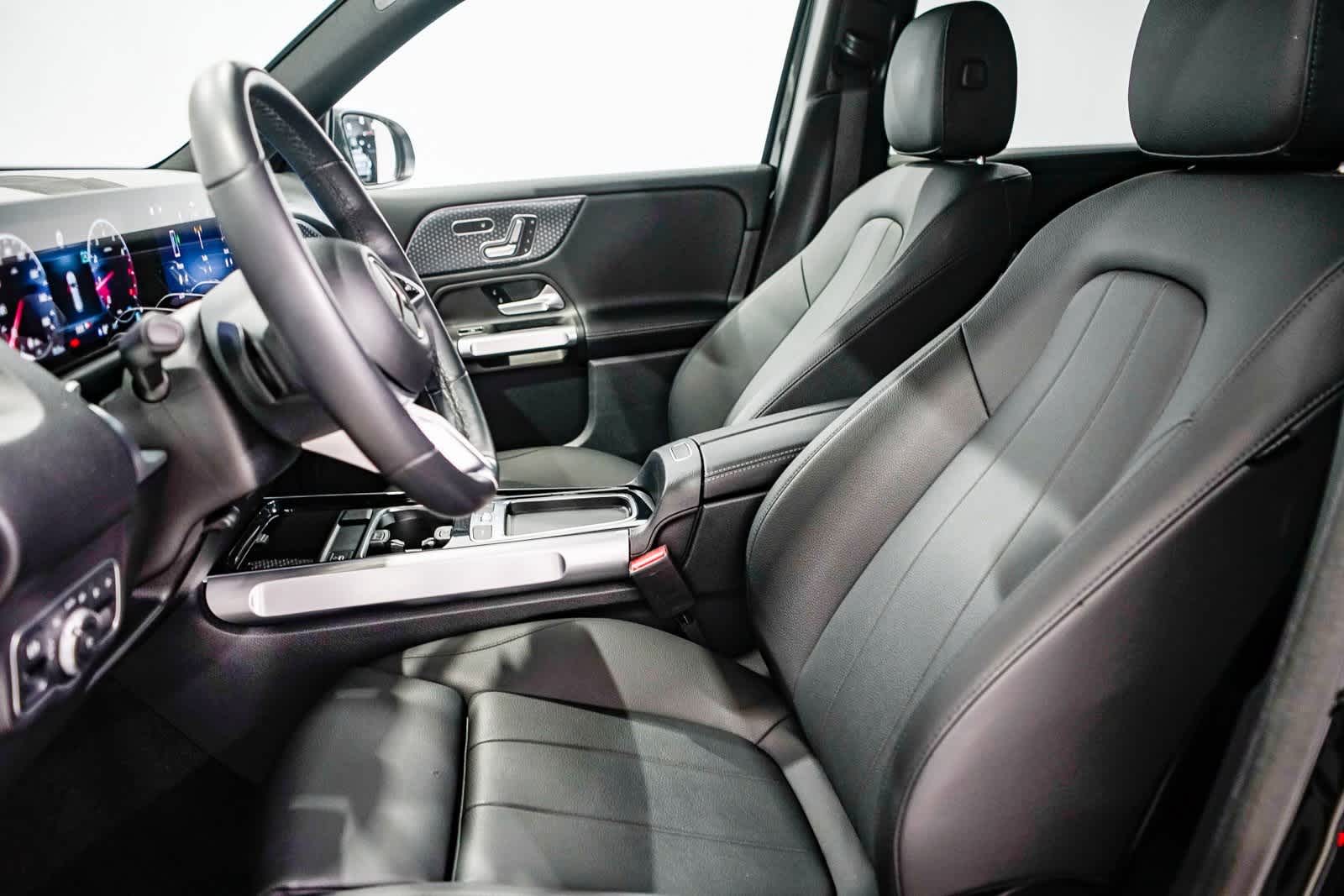 Thumbnail: 2025 Mercedes-Benz GLB - 16