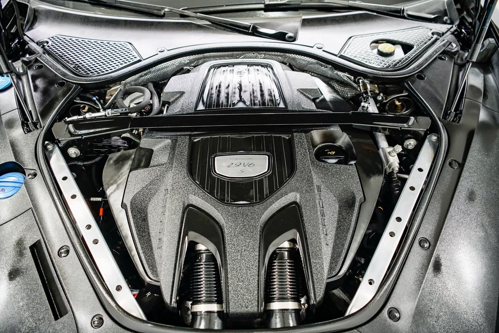 Thumbnail: 2018 Porsche Panamera - 30