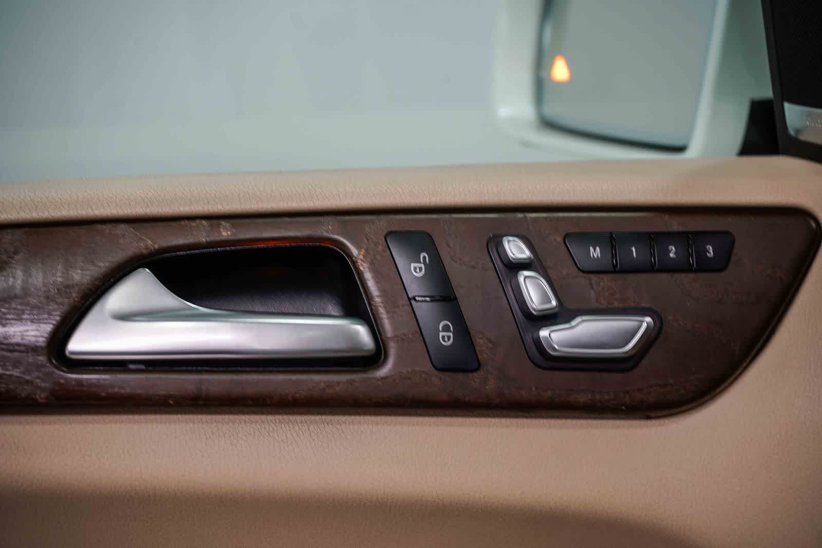 Thumbnail: 2017 Mercedes-Benz GLE - 20