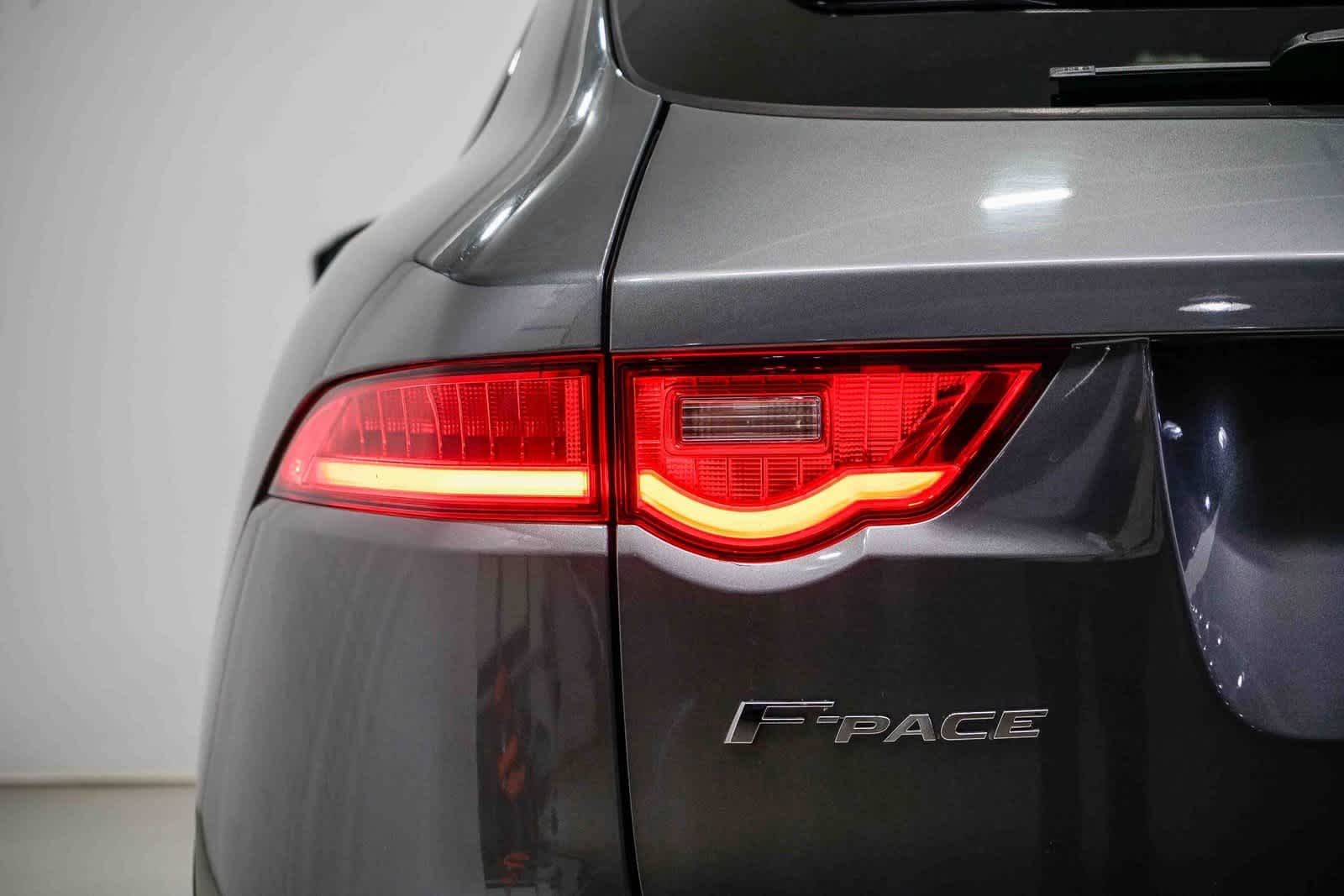 Thumbnail: 2018 Jaguar F-Pace - 9