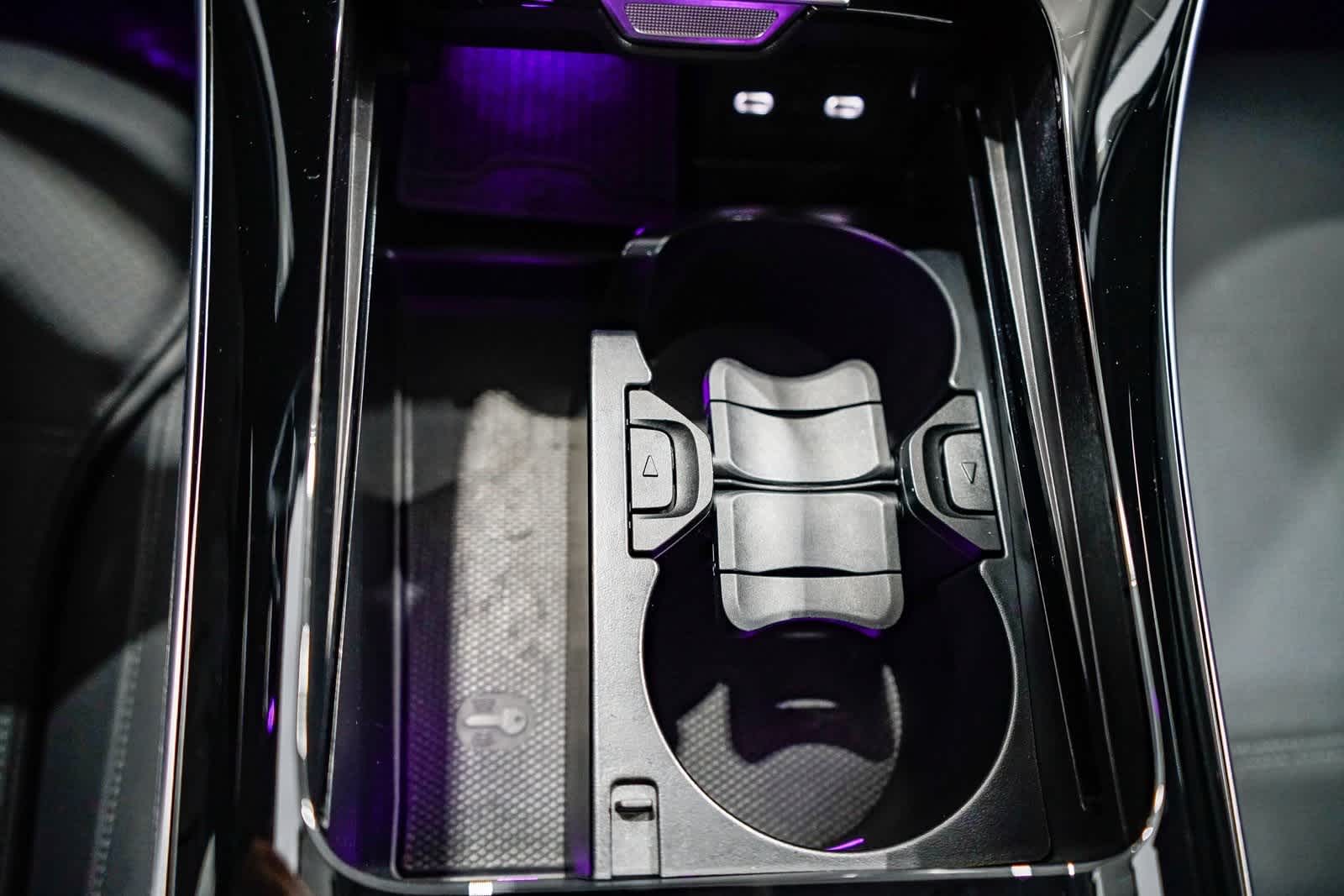 Thumbnail: 2025 Mercedes-Benz C-Class - 22