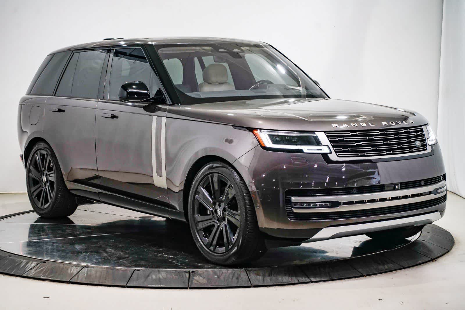 Thumbnail: 2023 Land Rover Range Rover - 5