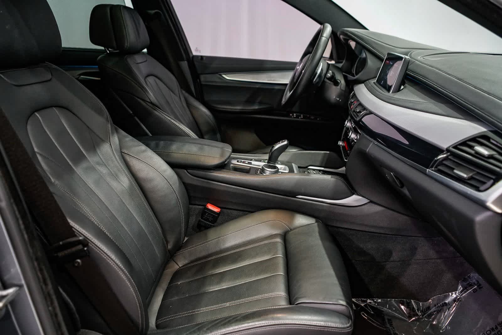 Thumbnail: 2019 BMW X6 - 16