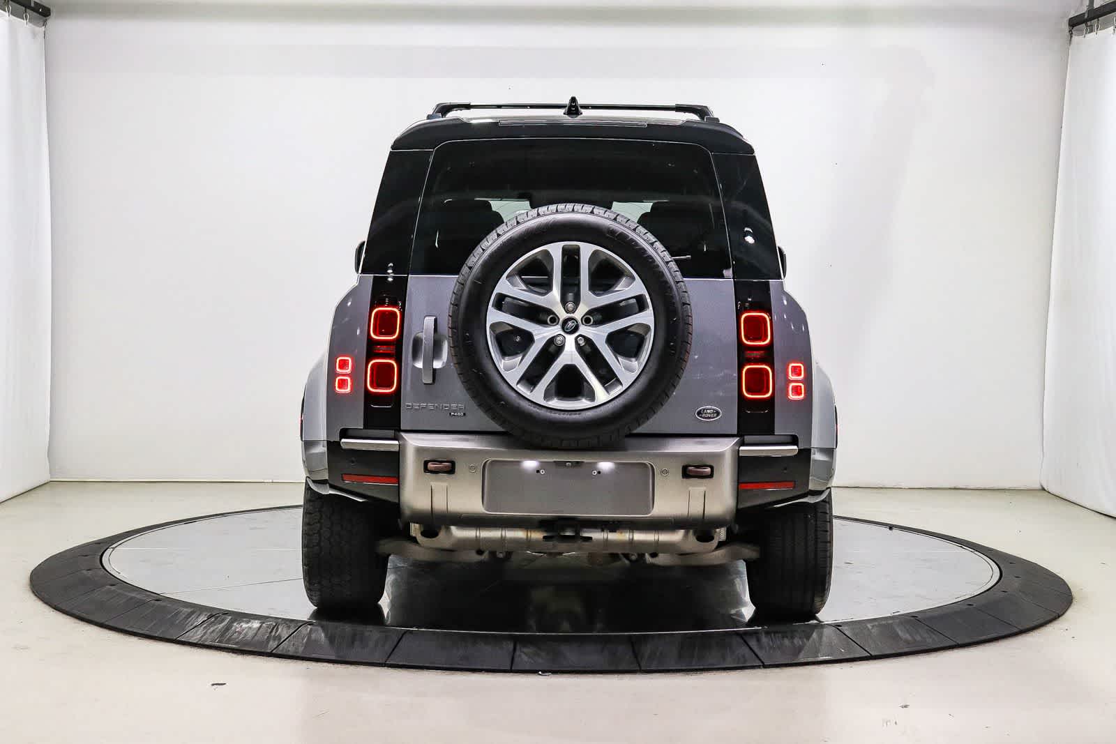 Thumbnail: 2021 Land Rover Defender - 2