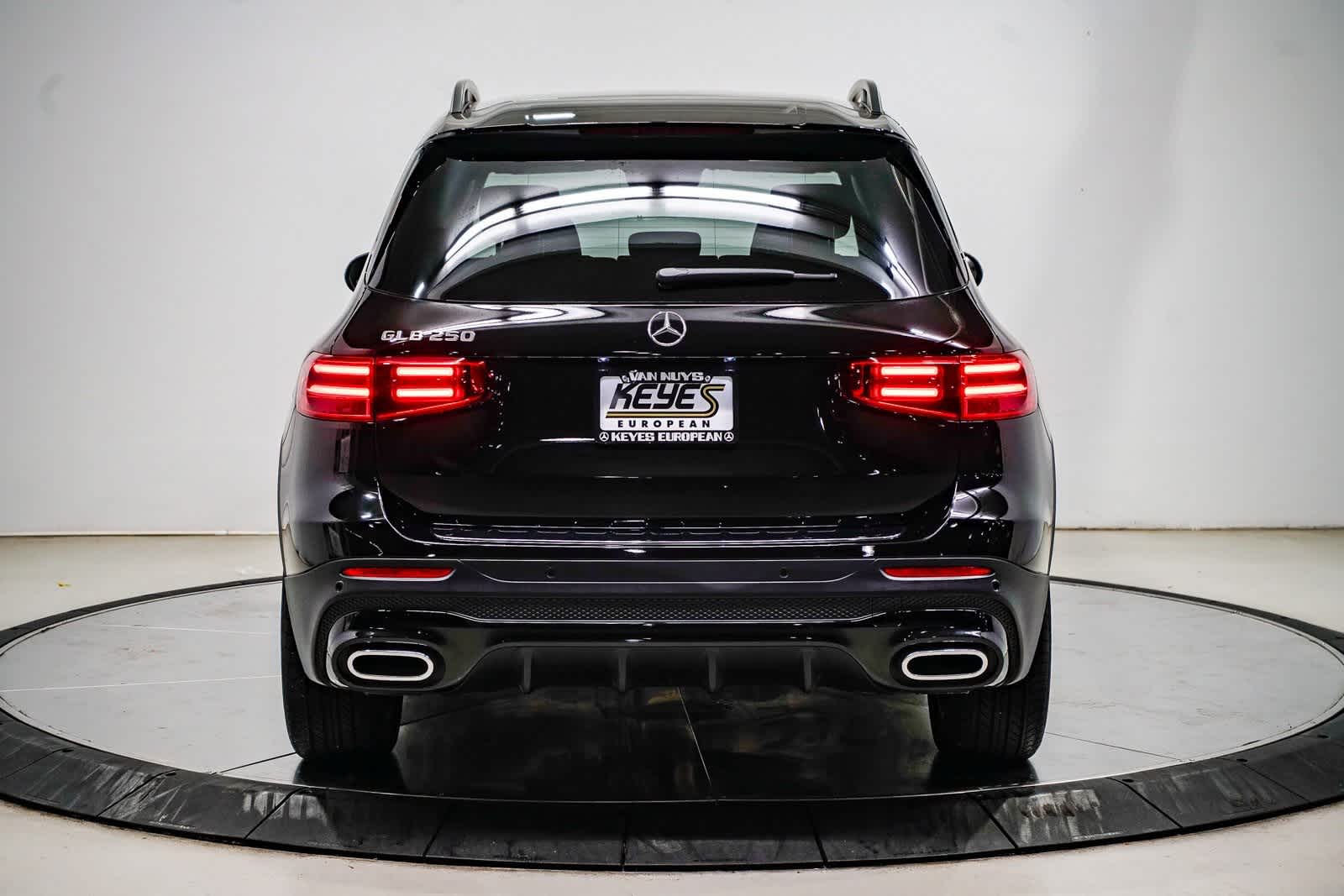 Thumbnail: 2025 Mercedes-Benz GLB - 3