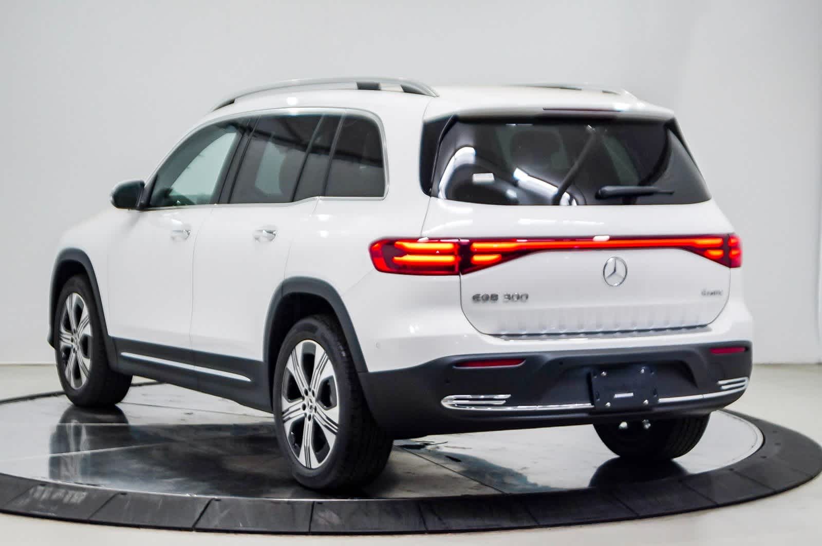 2024 Mercedes-Benz EQB 300 2