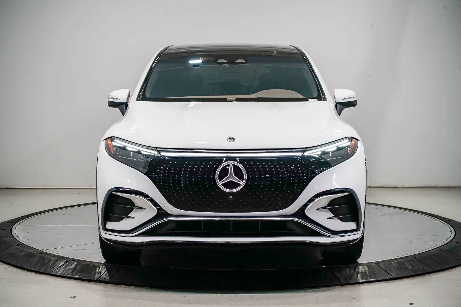 Thumbnail: 2023 Mercedes-Benz EQS - 6
