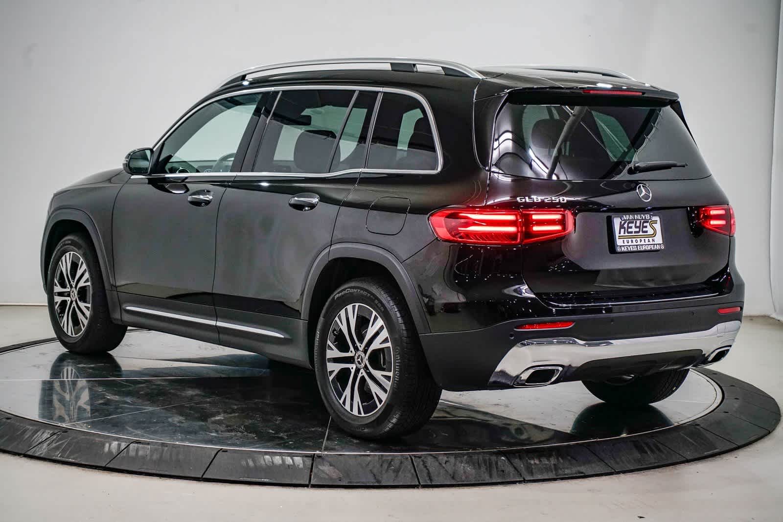 Thumbnail: 2025 Mercedes-Benz GLB - 2