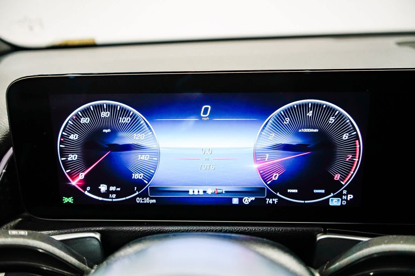 Thumbnail: 2025 Mercedes-Benz GLB - 24