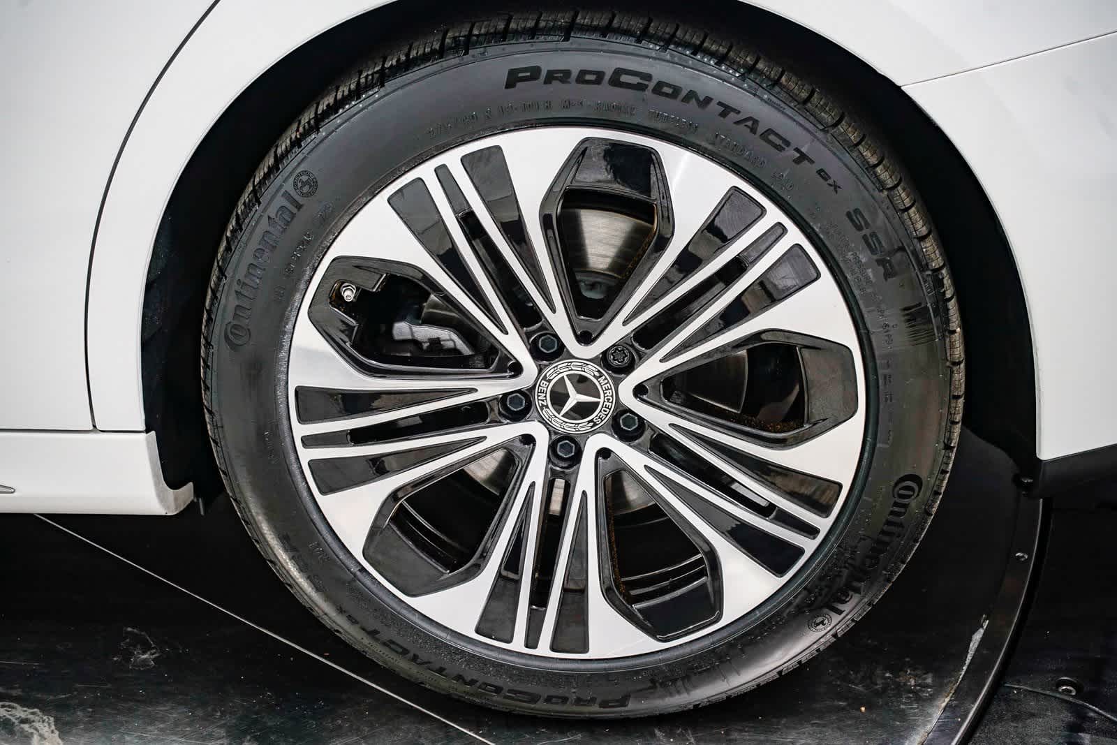 Thumbnail: 2025 Mercedes-Benz E-Class - 10