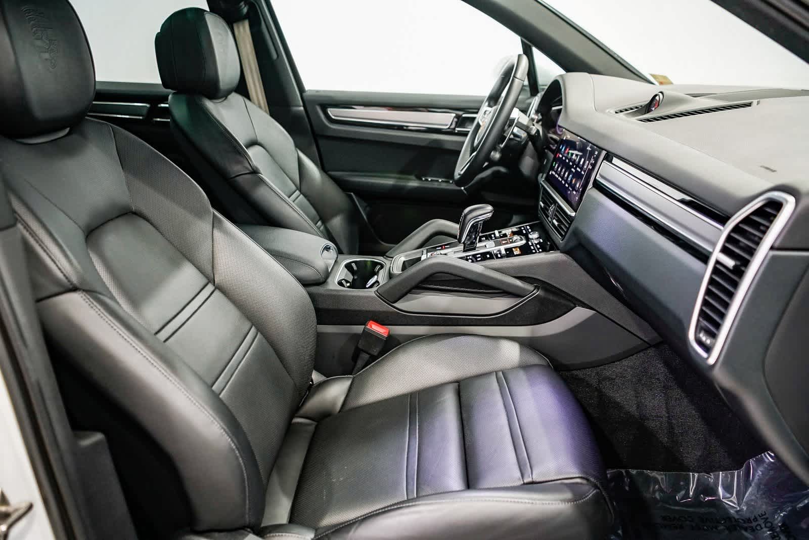 Thumbnail: 2023 Porsche Cayenne - 17